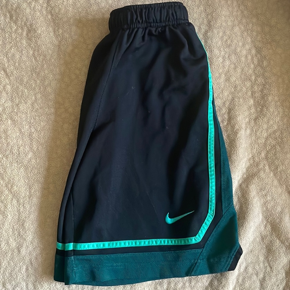 Boys drifit shorts with green piping size M